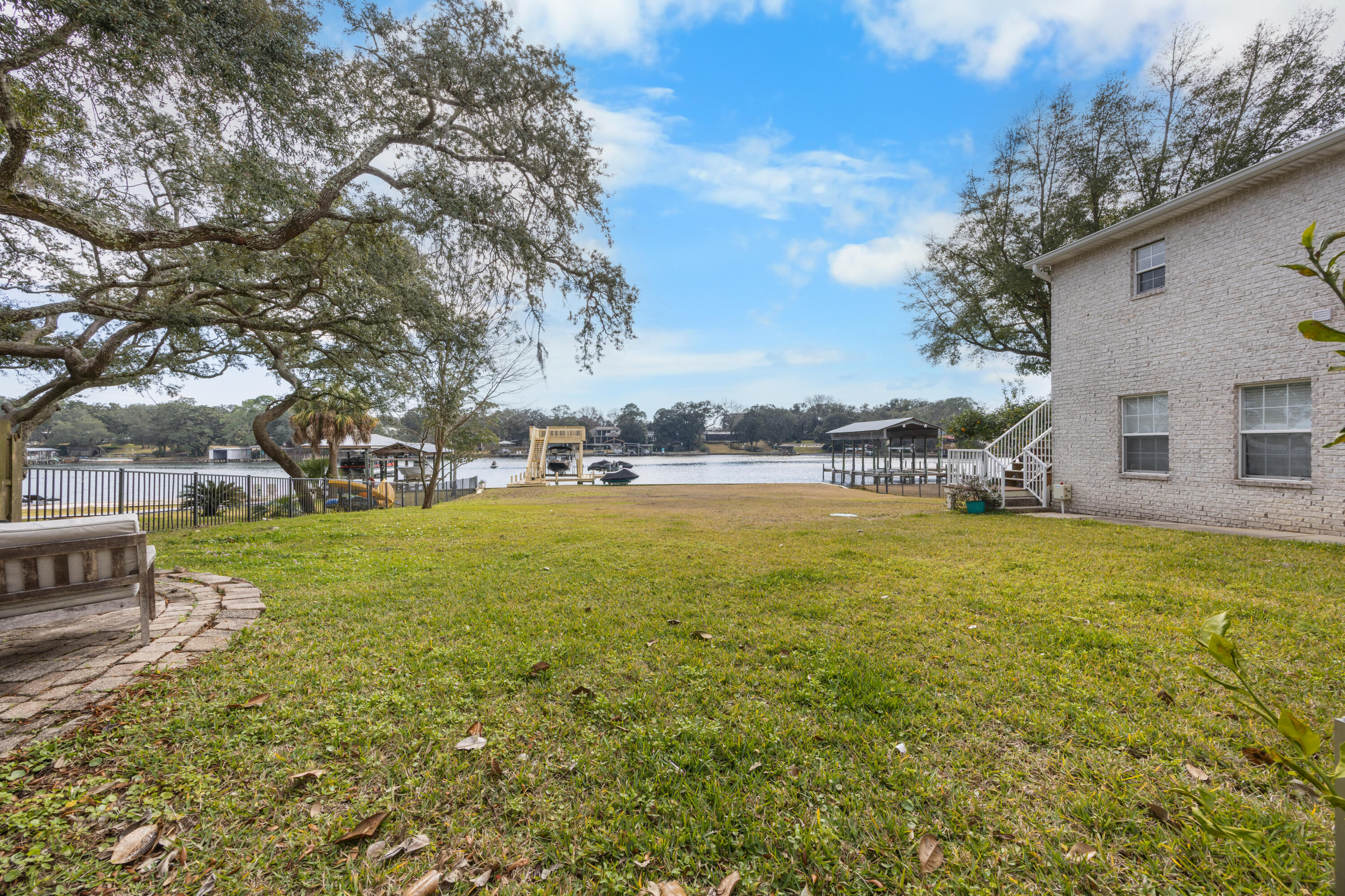 main property photo 34