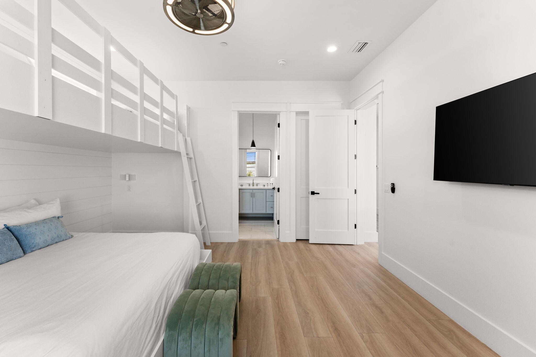 main property photo 76