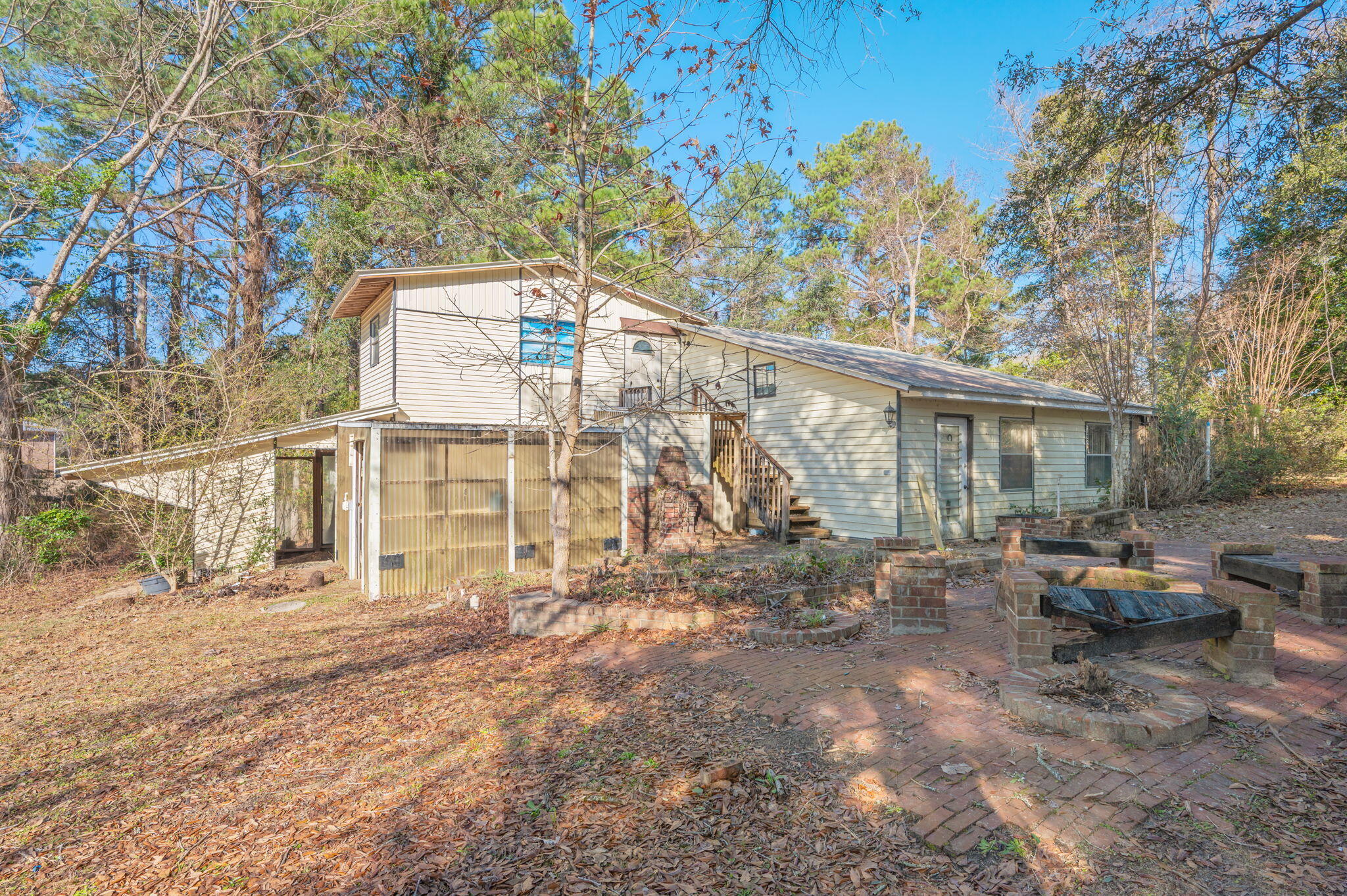 main property photo 45