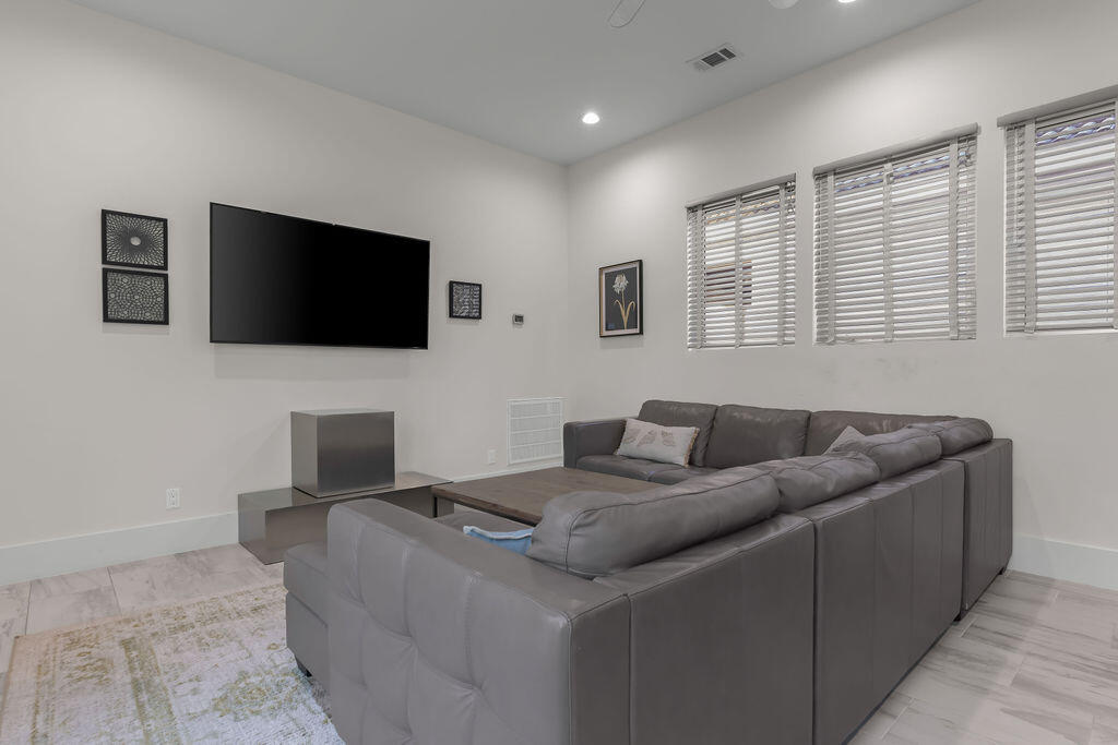 main property photo 70