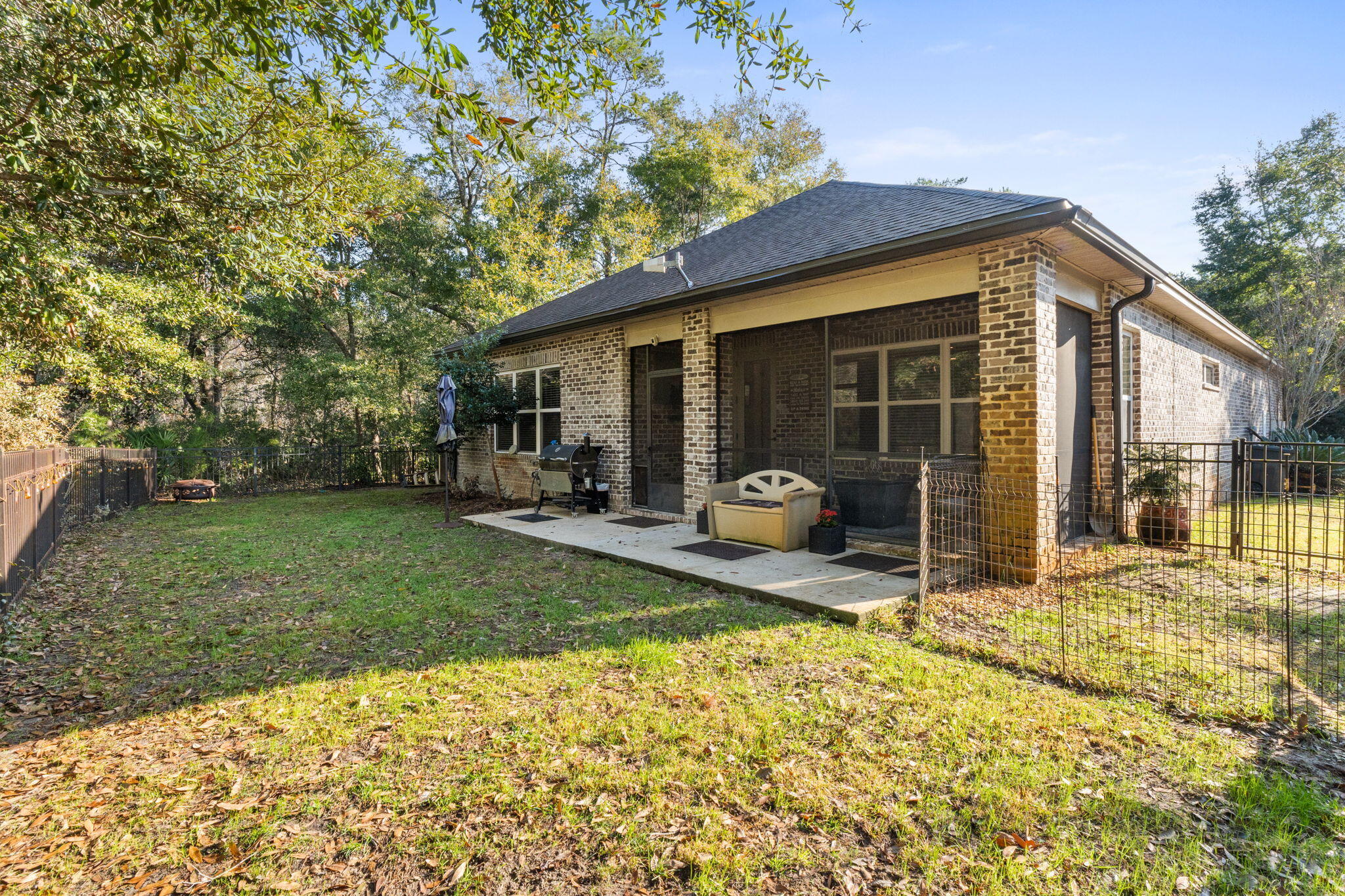 main property photo 40
