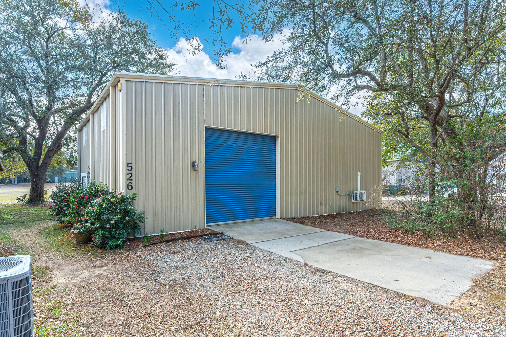 main property photo 28