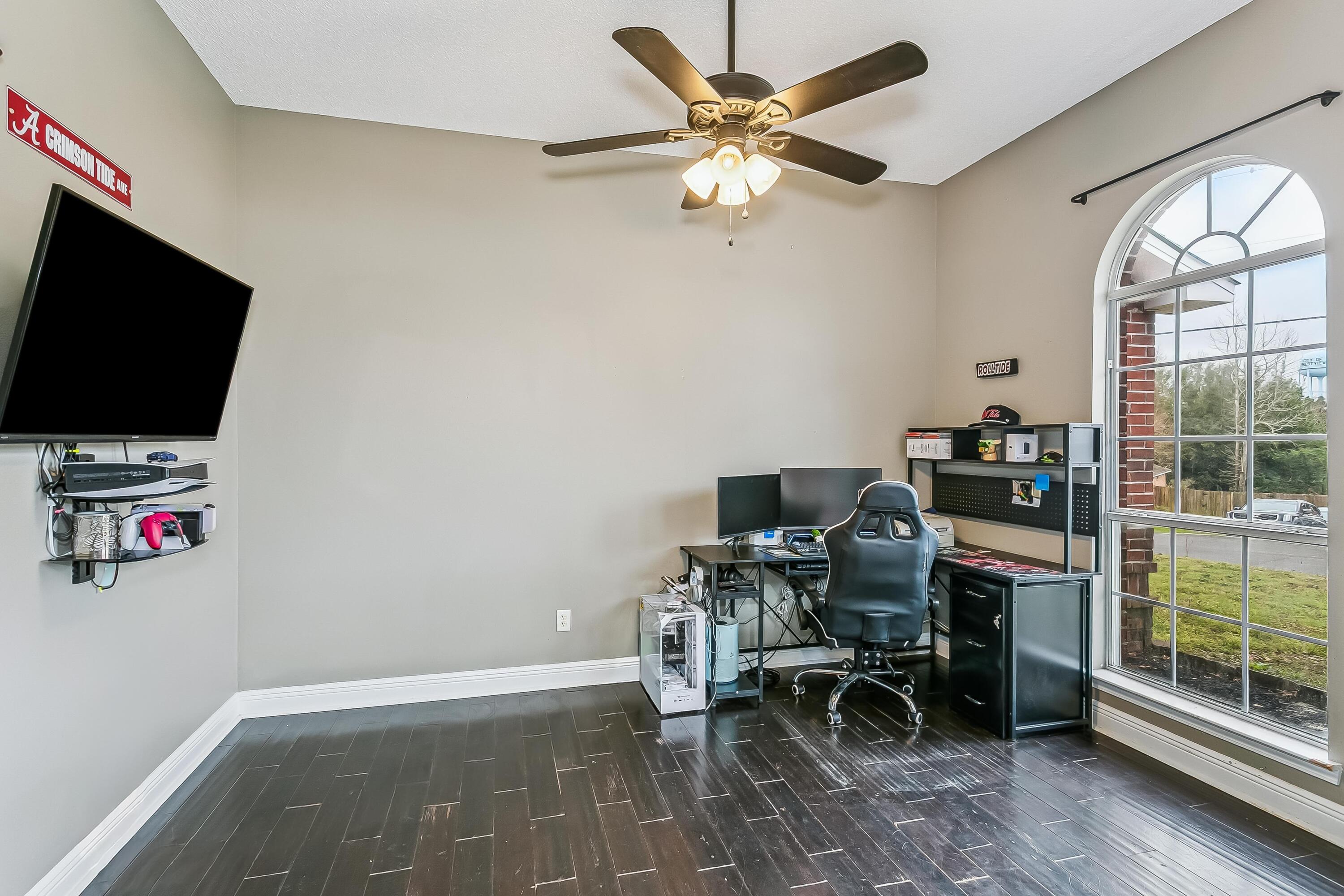 main property photo 25