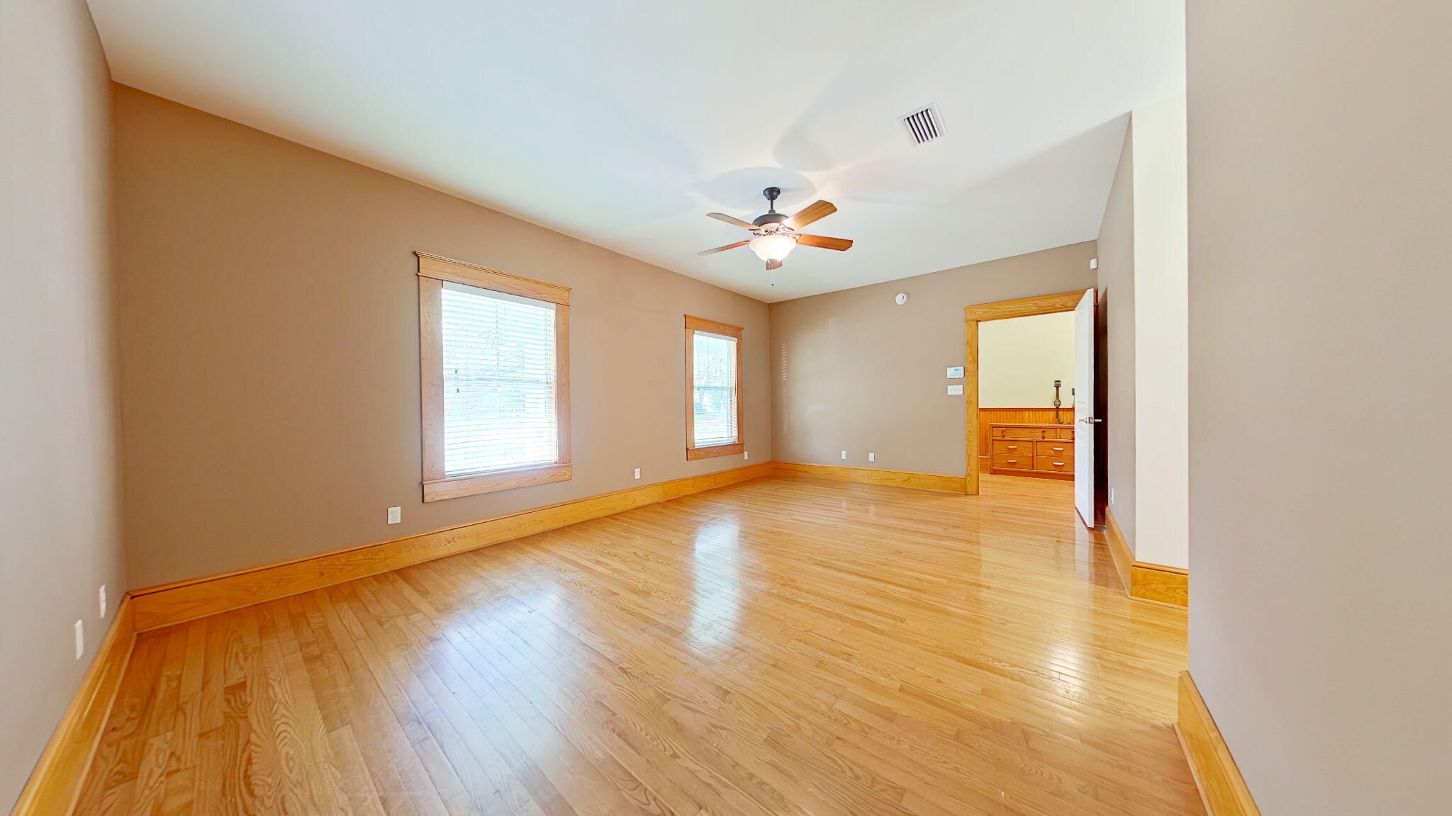 property viewer photo 10