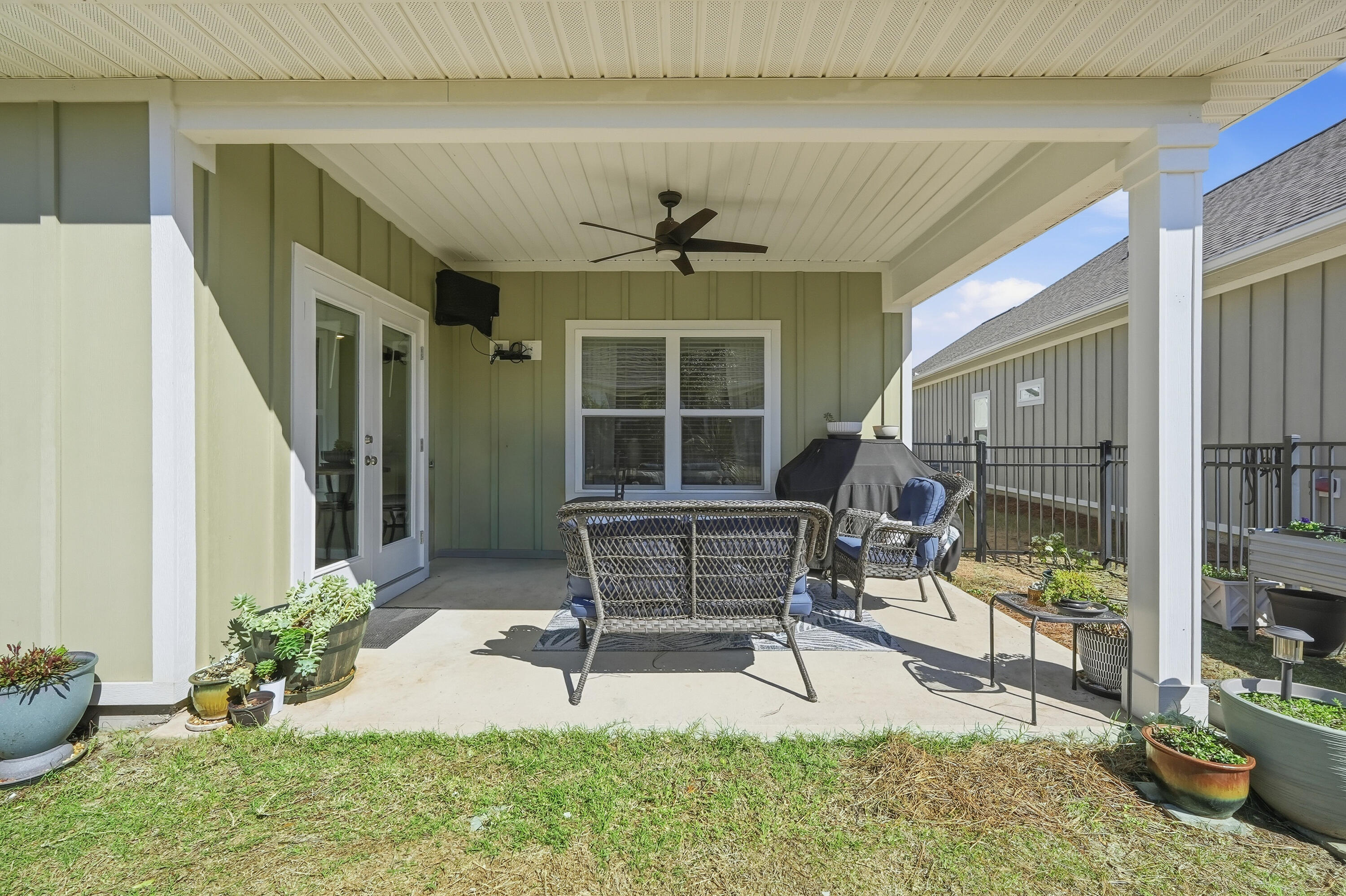 main property photo 45