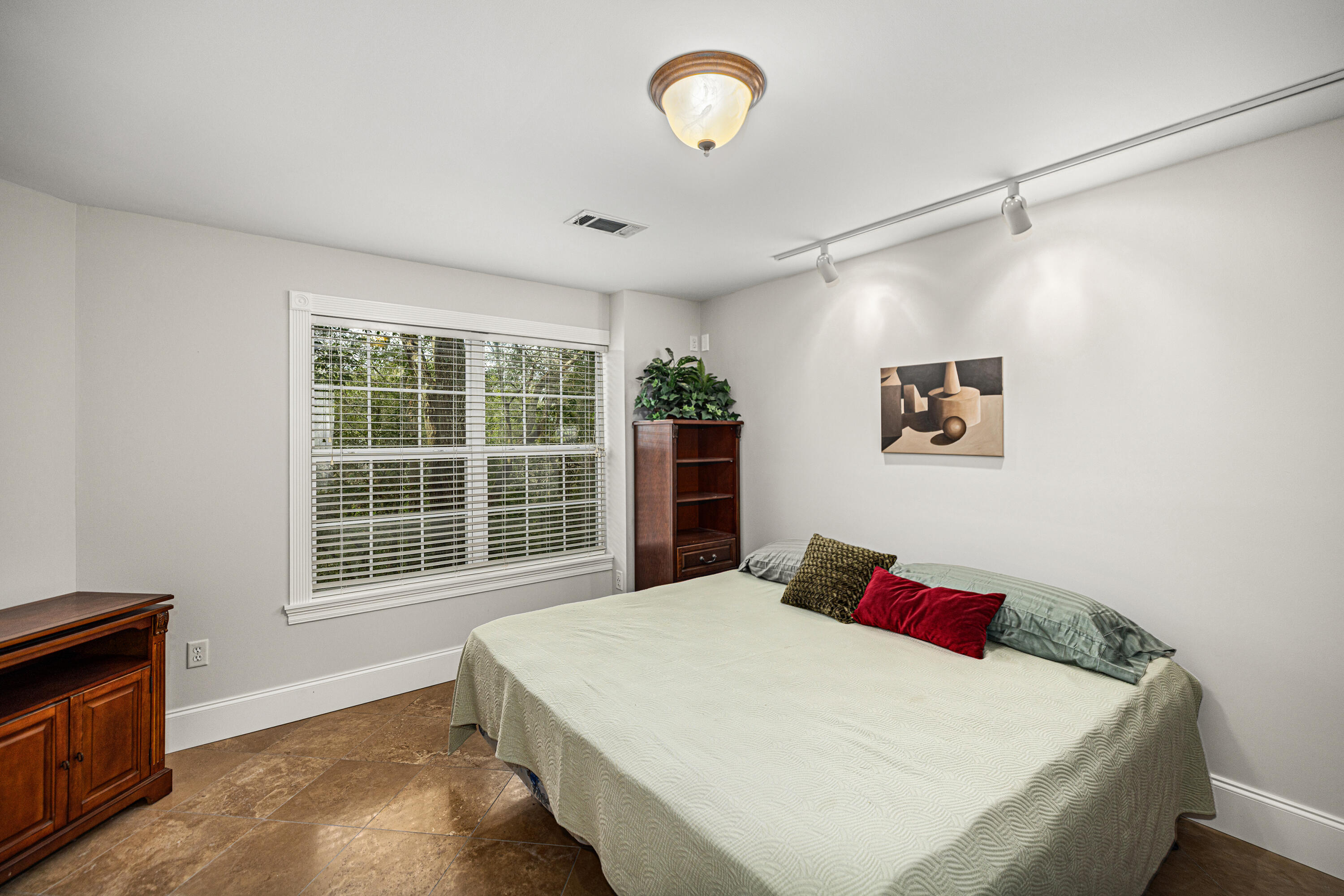 main property photo 63