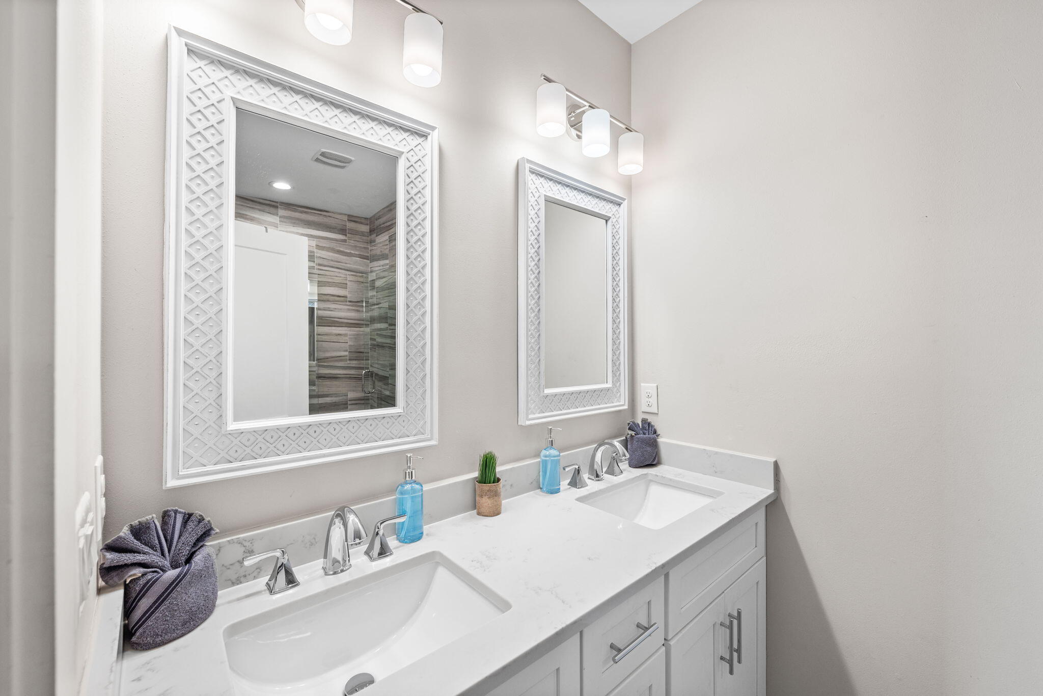 property viewer photo 35