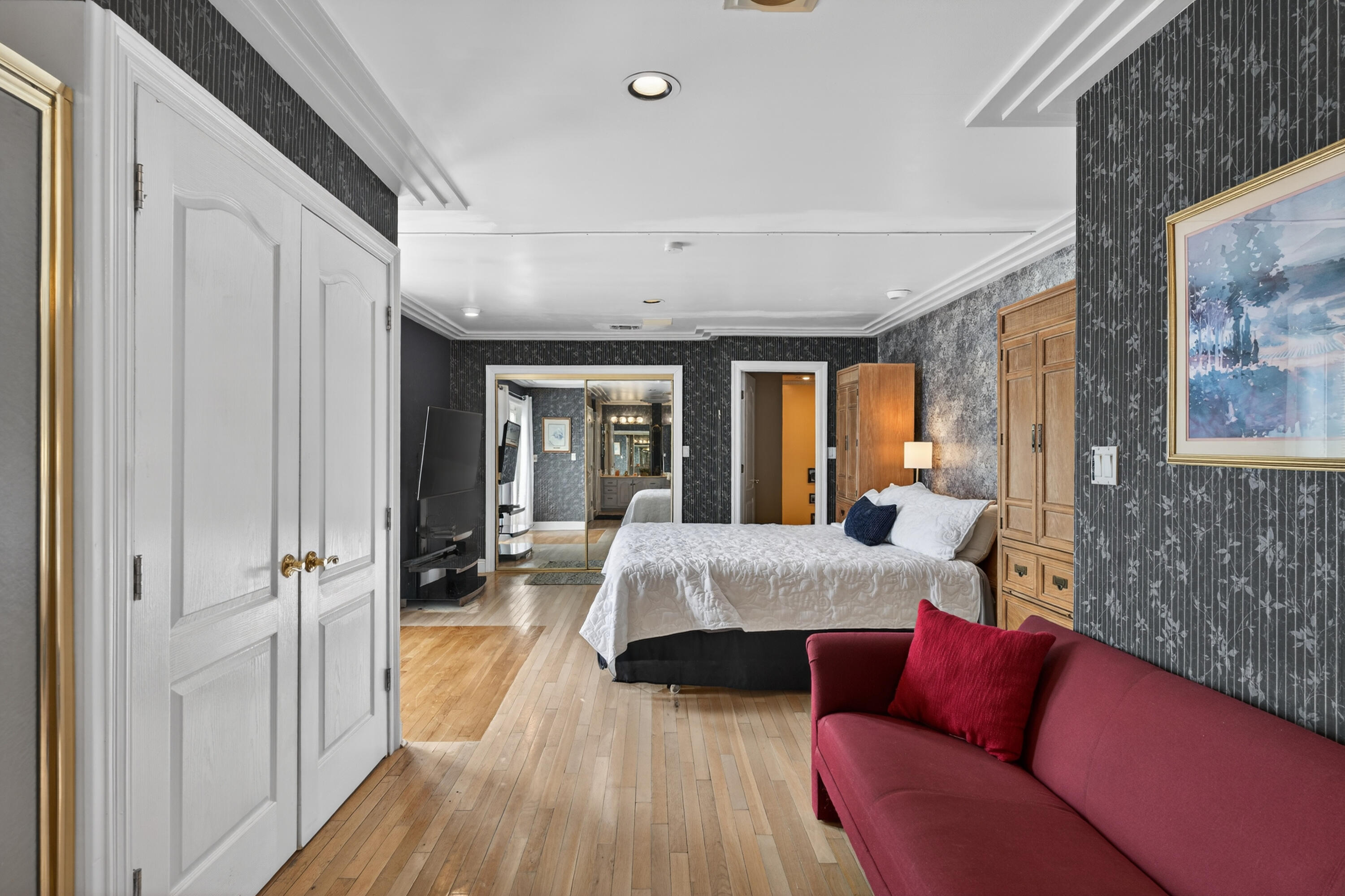 main property photo 42