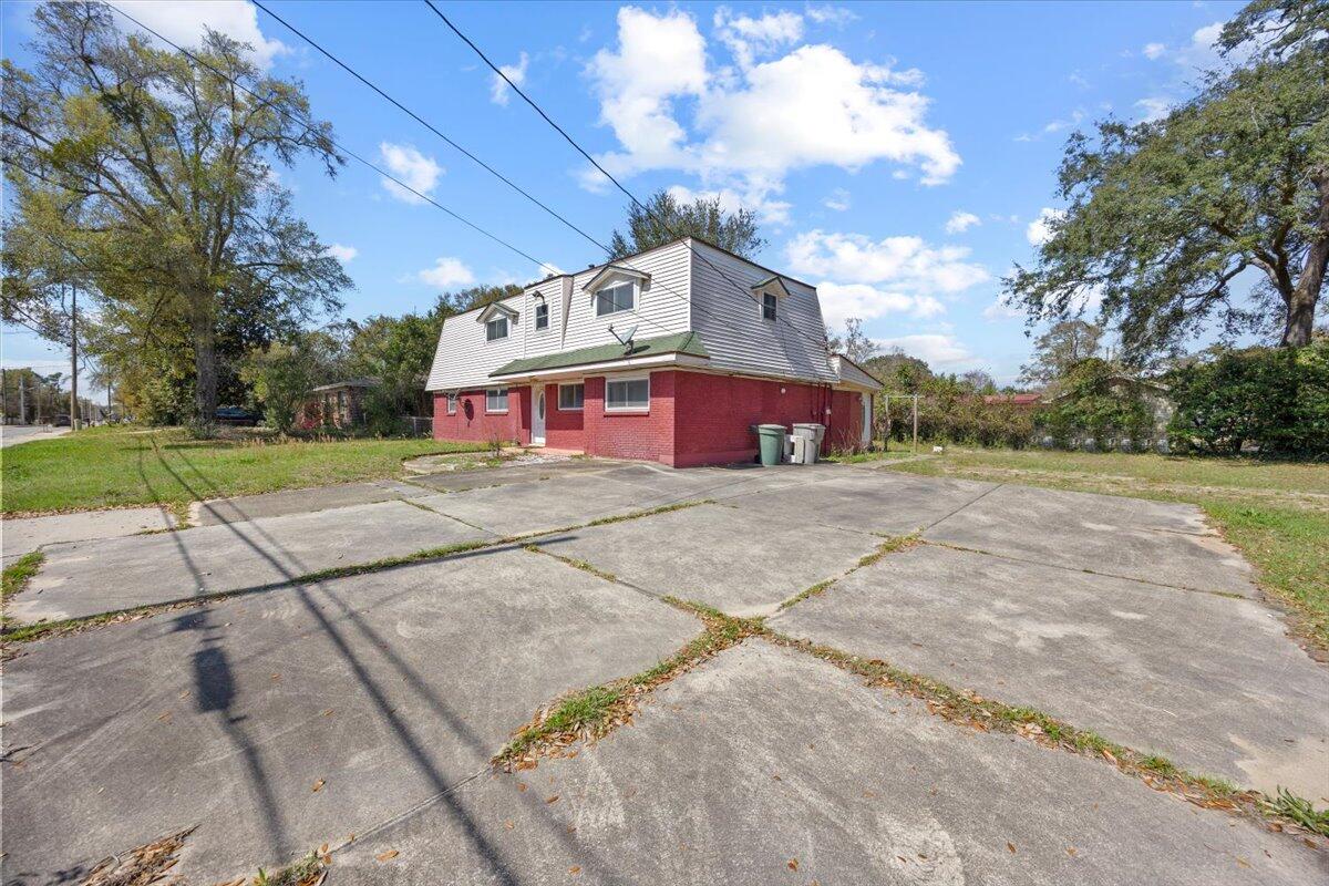 main property photo 41