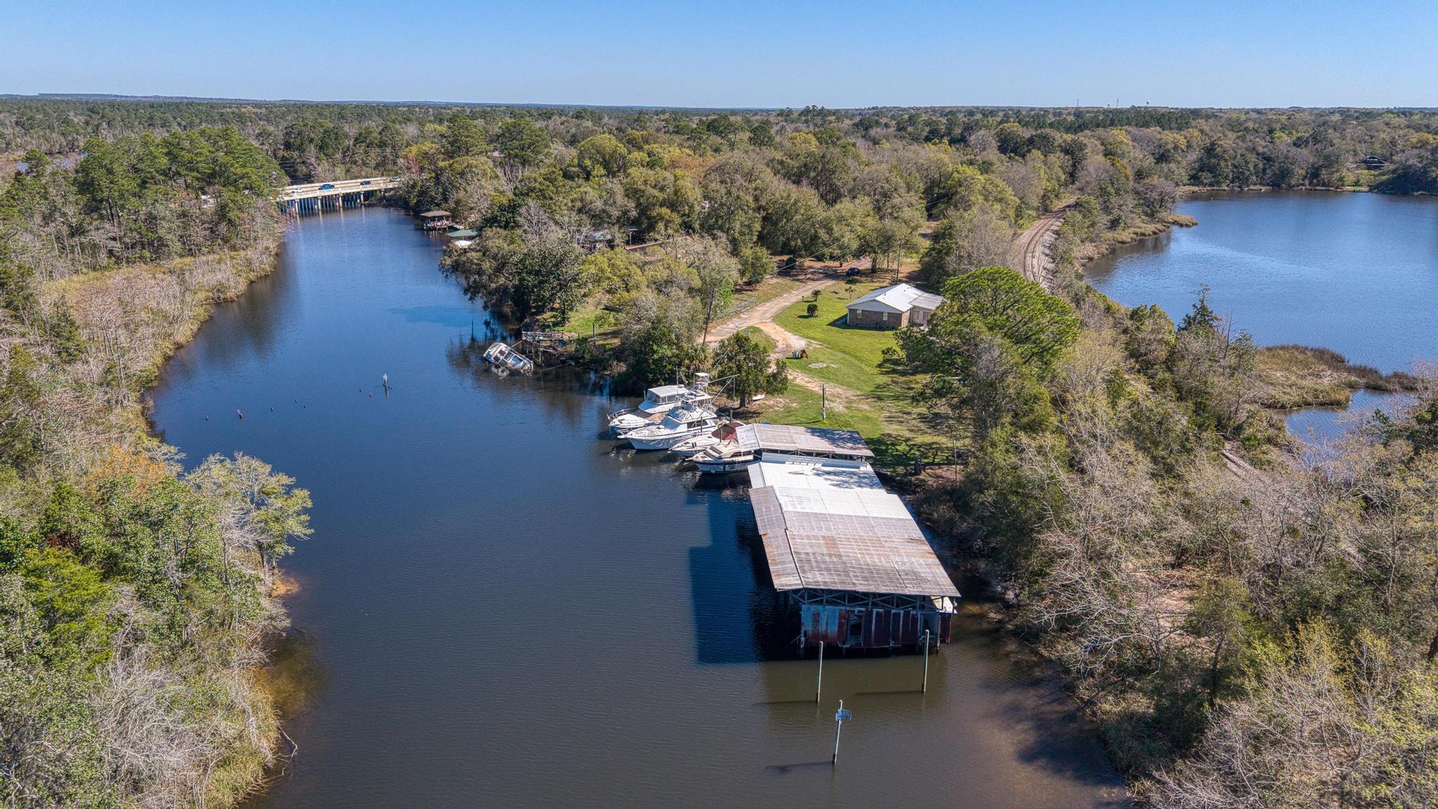 main property photo 41