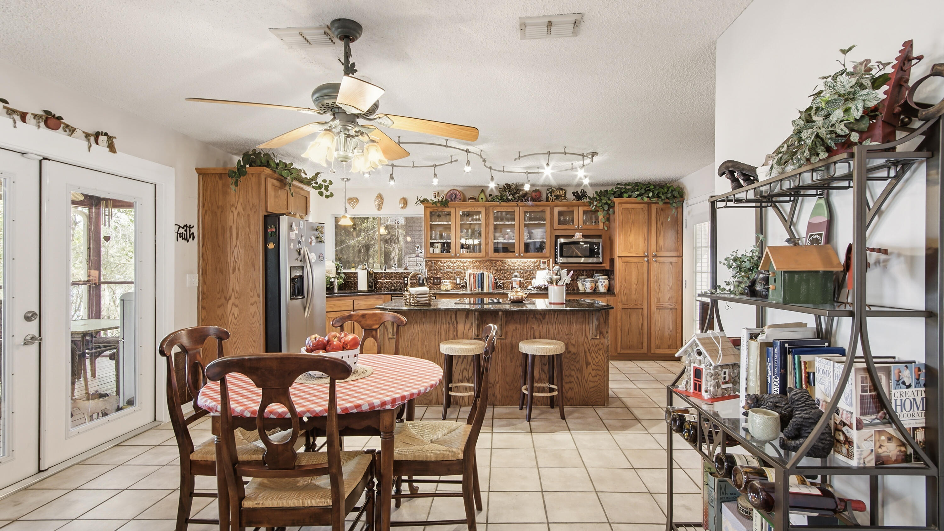 main property photo 18