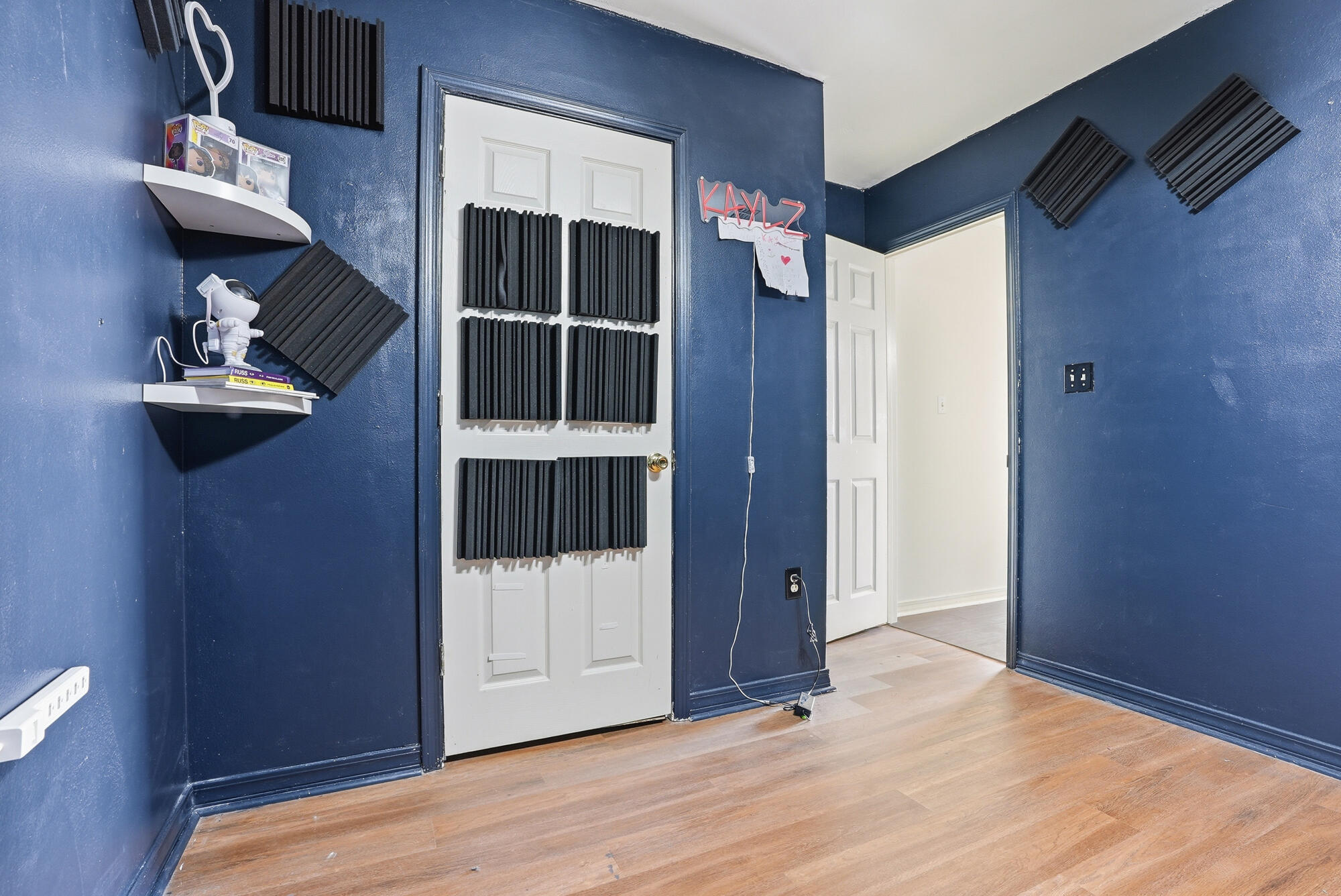 main property photo 22
