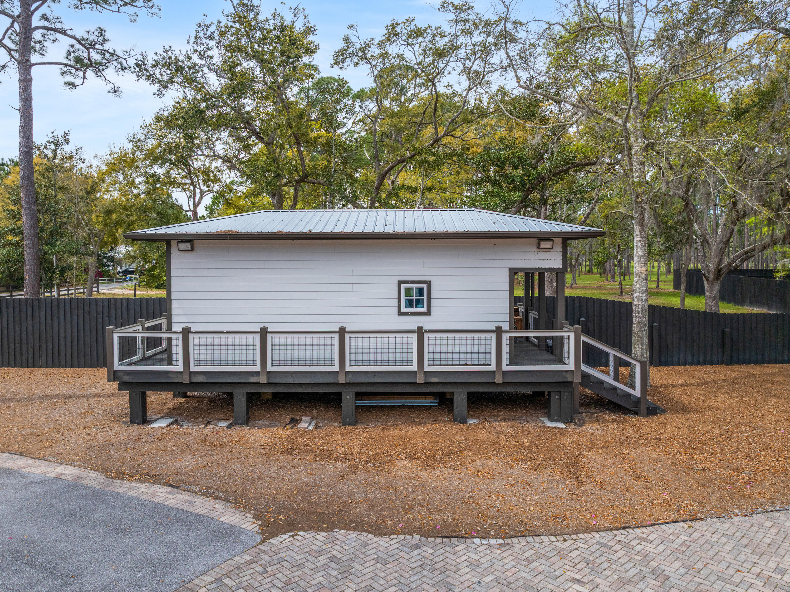 main property photo 90