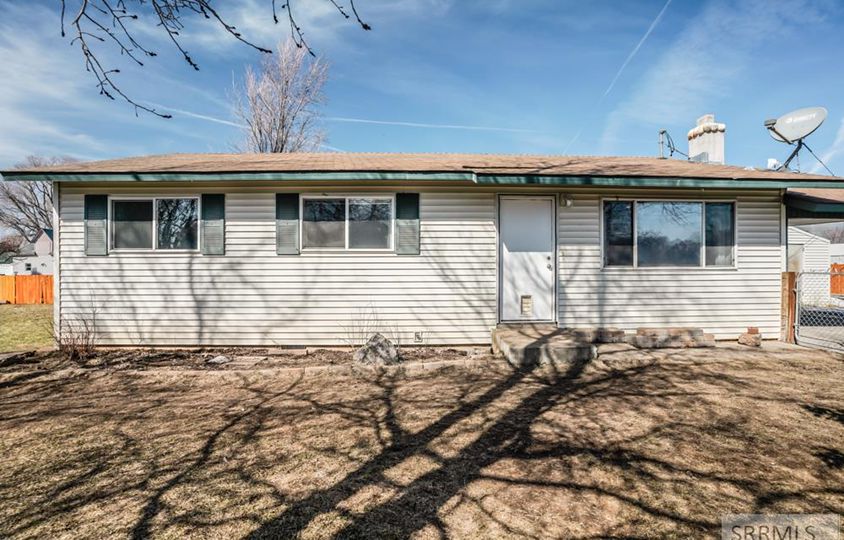 615 S 3rd E, St Anthony, ID 83445