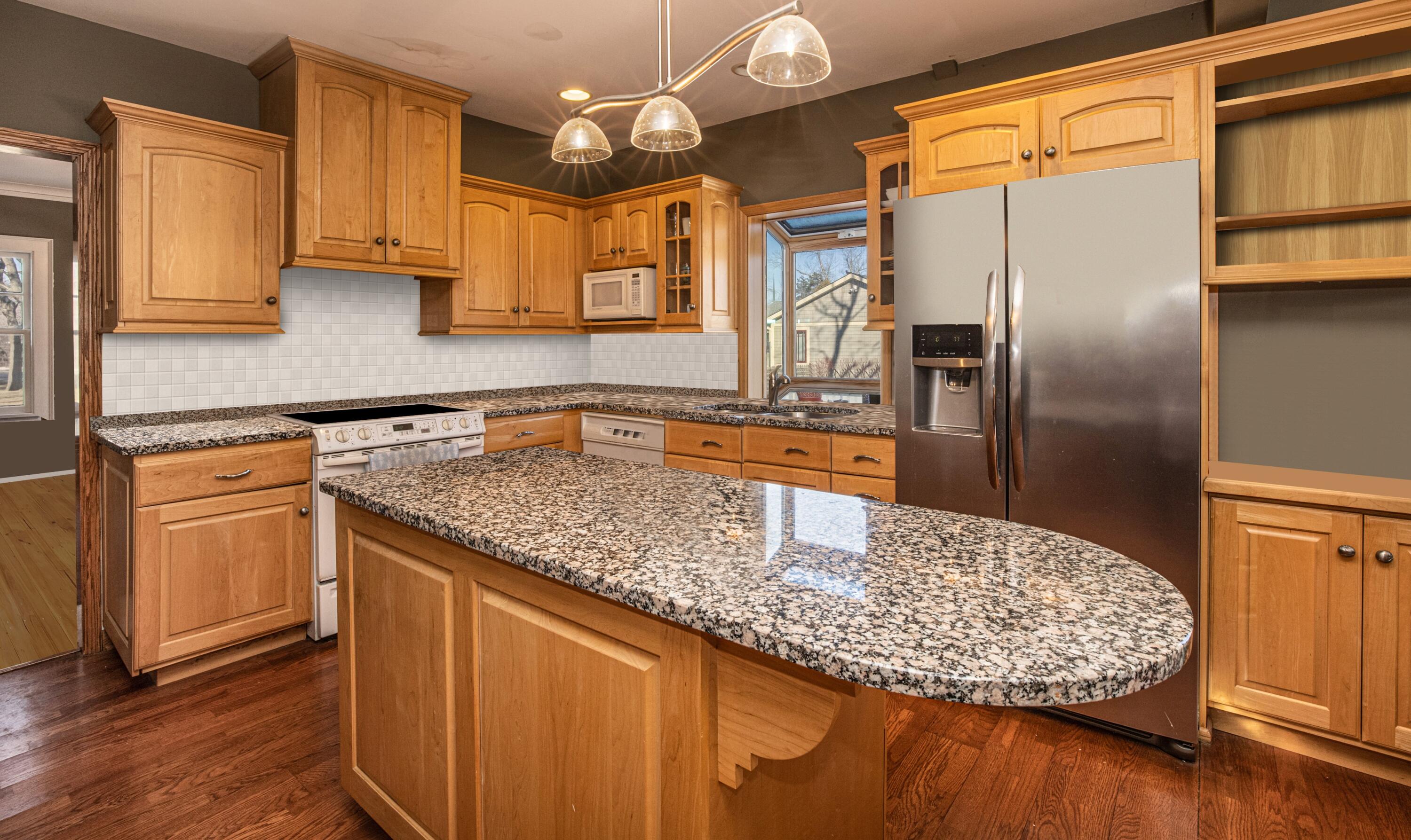 7216 N Lake Dr, Fox Point, WI 53217