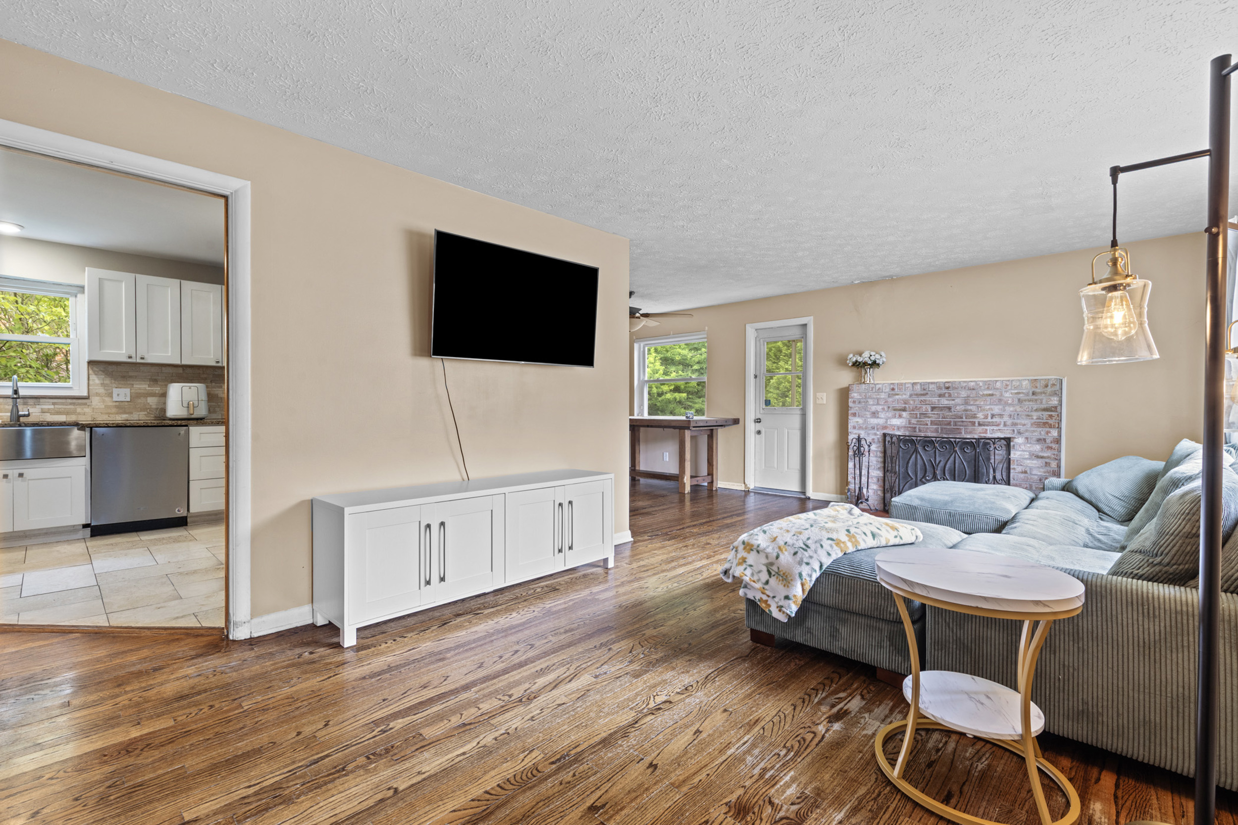 slider-image-number-8
