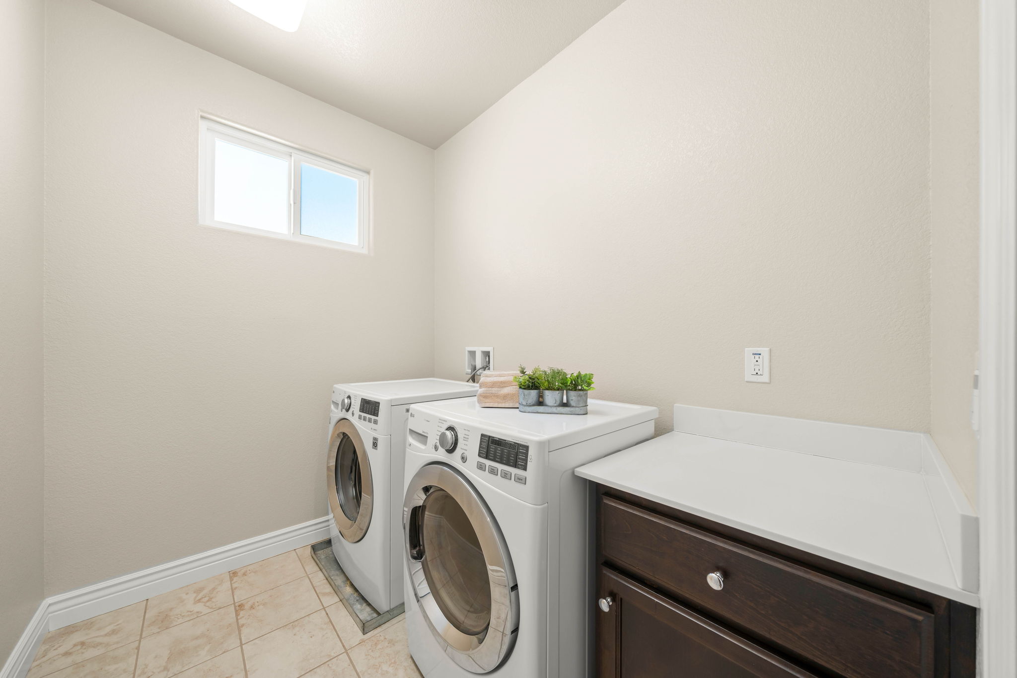 slider-image-number-36